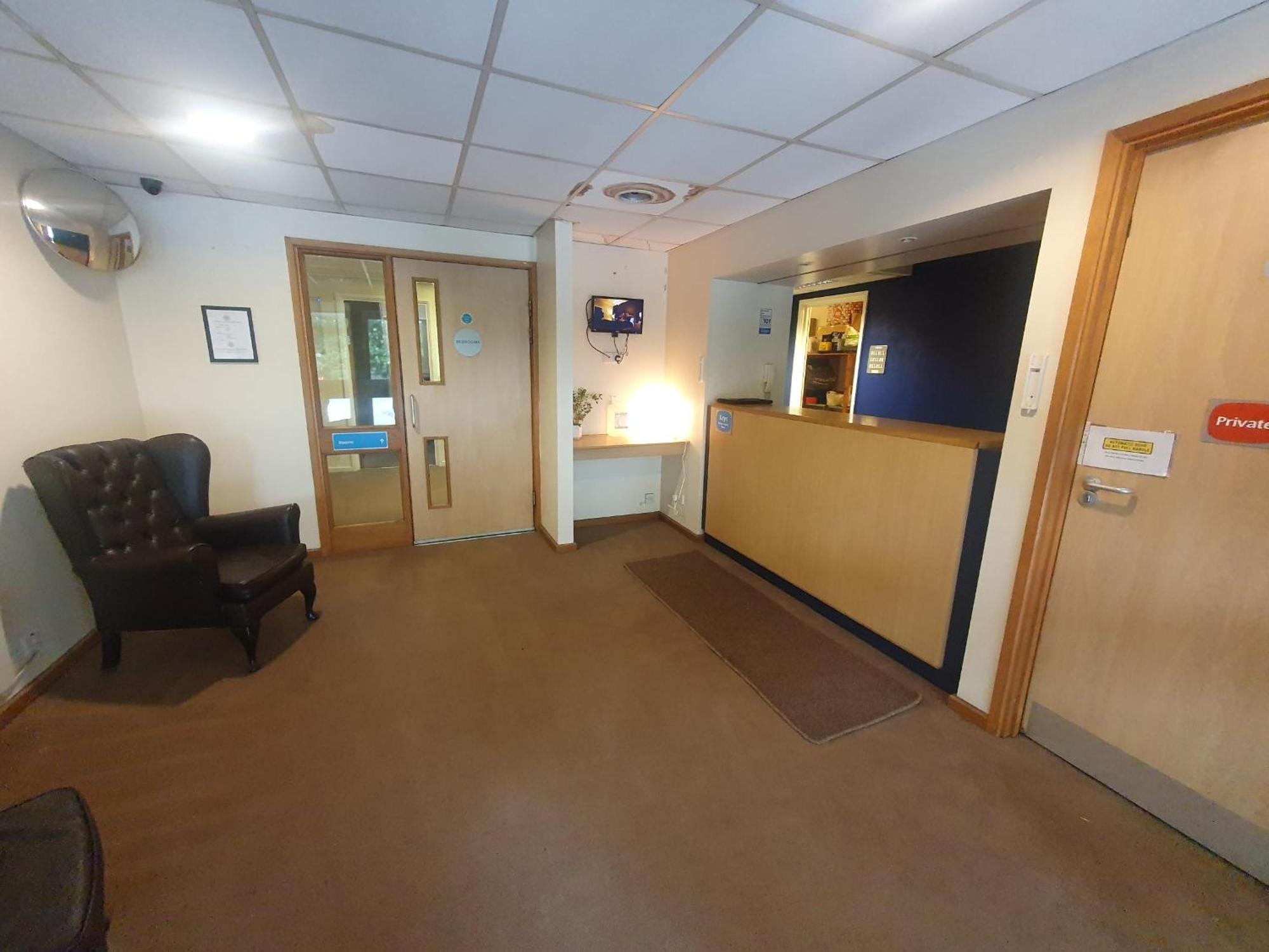 Metro Inns Huddersfield Esterno foto