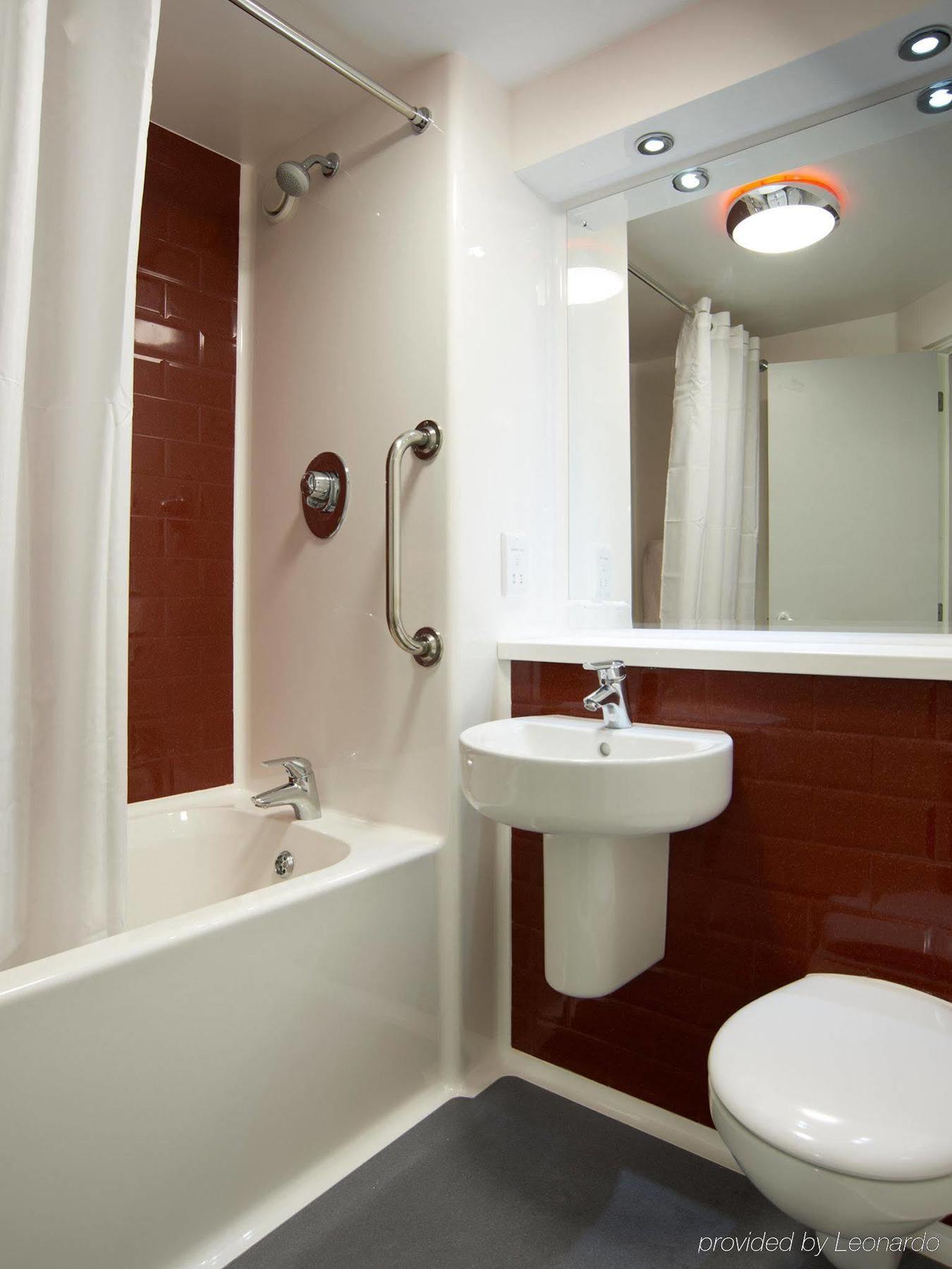 Metro Inns Huddersfield Esterno foto