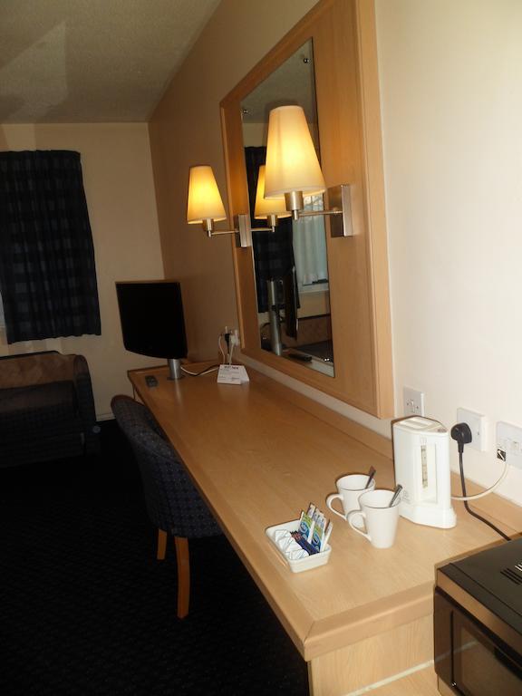 Metro Inns Huddersfield Camera foto